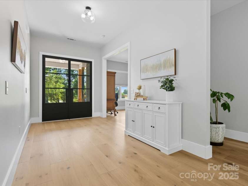 1070 Saddle Back Lane, Mooresville, NC 28115.  MLS# CAR4298516, YatesRealty ID 3120. 