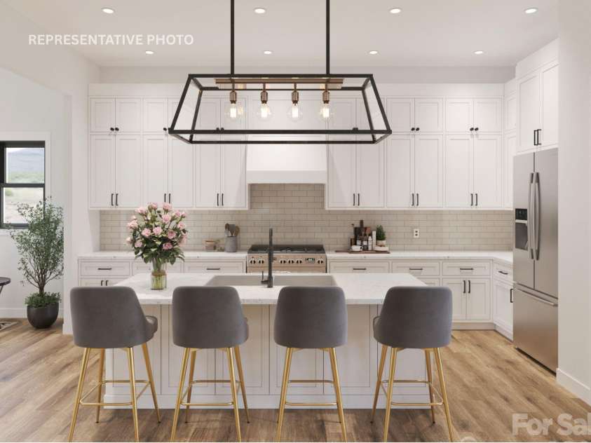 1410 West Boulevard, Charlotte, NC 28208.  MLS# CAR4387441, YatesRealty ID 31200. Kitchen