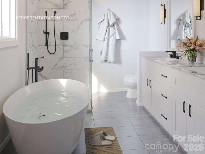 1410 West Boulevard, Charlotte, NC 28208.  MLS# CAR4387441, YatesRealty ID 31200. Primary Bathroom