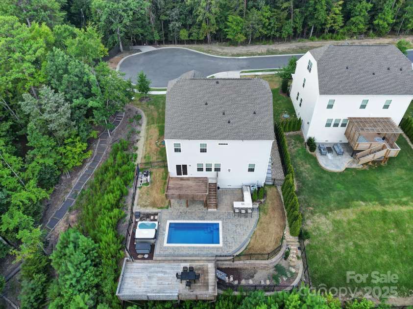 17237 Rider Wood Lane, Charlotte, NC 28278.  MLS# CAR4285511, YatesRealty ID 31201. 