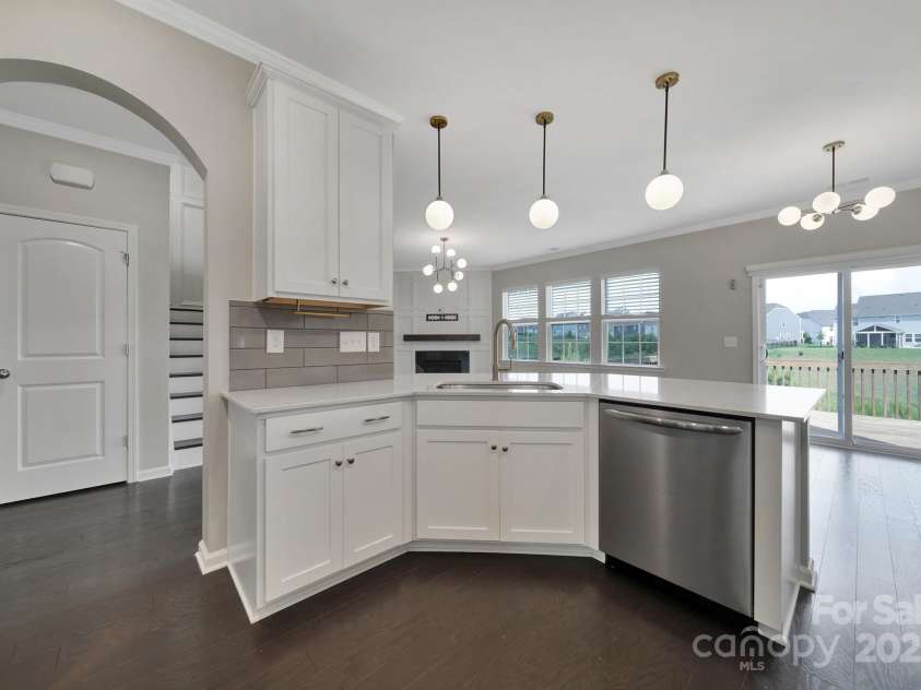 17237 Rider Wood Lane, Charlotte, NC 28278.  MLS# CAR4285511, YatesRealty ID 31201. 