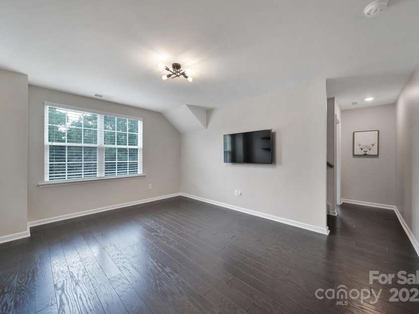 17237 Rider Wood Lane, Charlotte, NC 28278.  MLS# CAR4285511, YatesRealty ID 31201. 