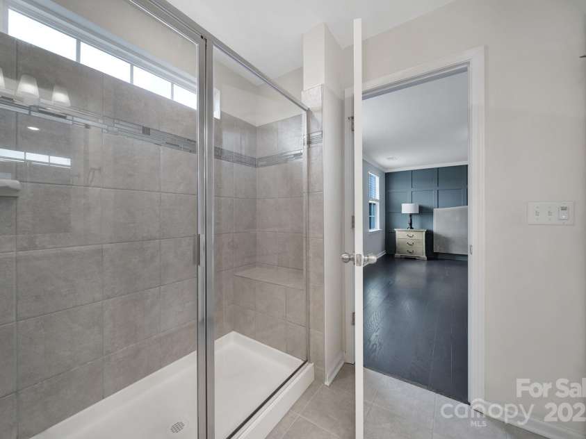 17237 Rider Wood Lane, Charlotte, NC 28278.  MLS# CAR4285511, YatesRealty ID 31201. 