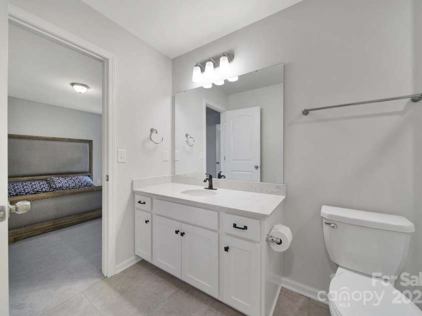 17237 Rider Wood Lane, Charlotte, NC 28278.  MLS# CAR4285511, YatesRealty ID 31201. 