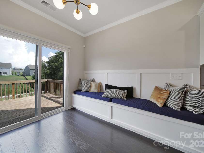 17237 Rider Wood Lane, Charlotte, NC 28278.  MLS# CAR4331462, YatesRealty ID 31201. 