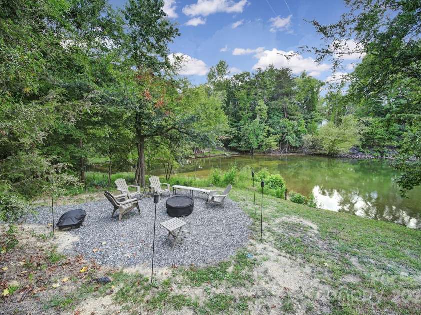 17237 Rider Wood Lane, Charlotte, NC 28278.  MLS# CAR4331462, YatesRealty ID 31201. 