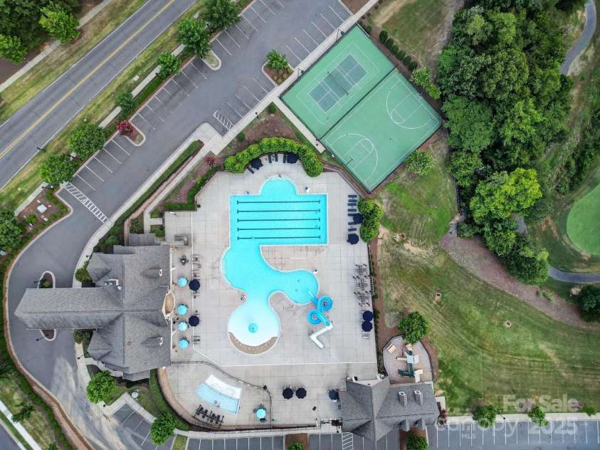 17237 Rider Wood Lane, Charlotte, NC 28278.  MLS# CAR4331462, YatesRealty ID 31201. 