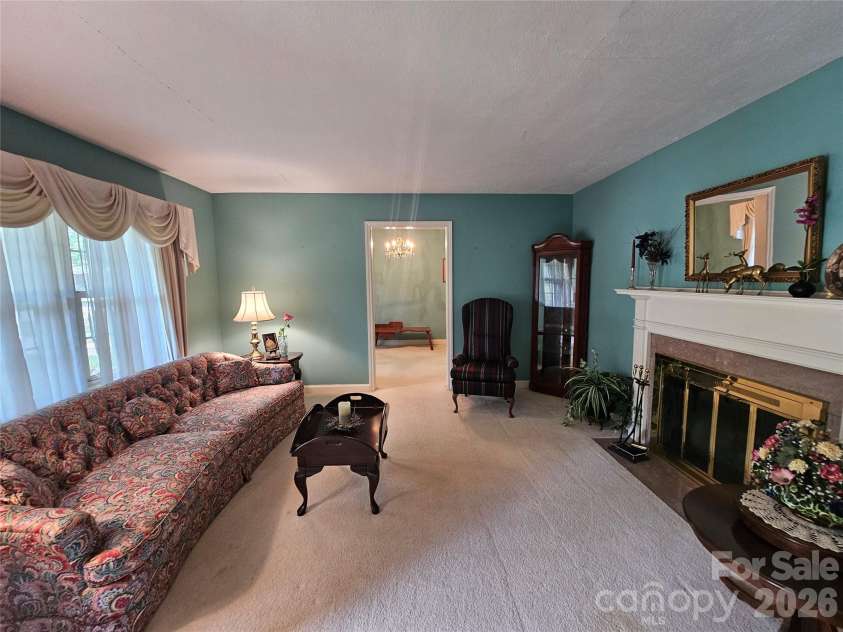 331 Woodside Drive, Shelby, NC 28150.  MLS# CAR4387360, YatesRealty ID 31201. 