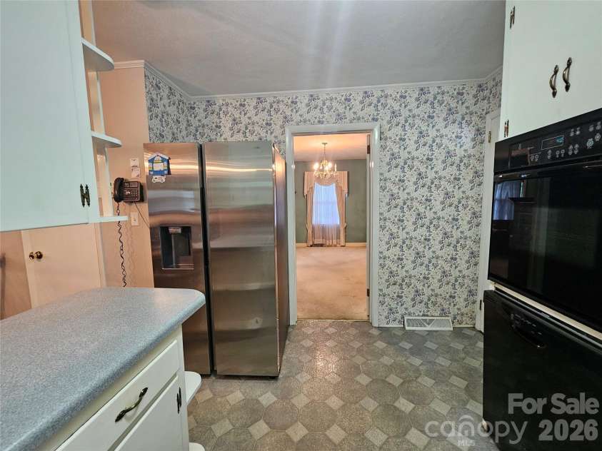331 Woodside Drive, Shelby, NC 28150.  MLS# CAR4387360, YatesRealty ID 31201. 