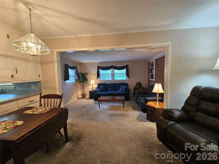331 Woodside Drive, Shelby, NC 28150.  MLS# CAR4387360, YatesRealty ID 31201. 