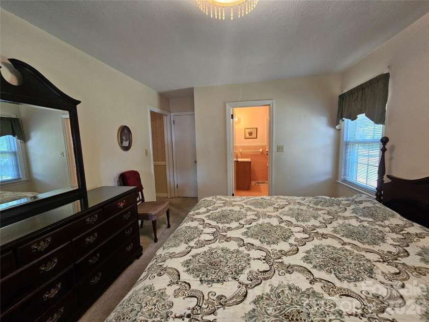 331 Woodside Drive, Shelby, NC 28150.  MLS# CAR4387360, YatesRealty ID 31201. 