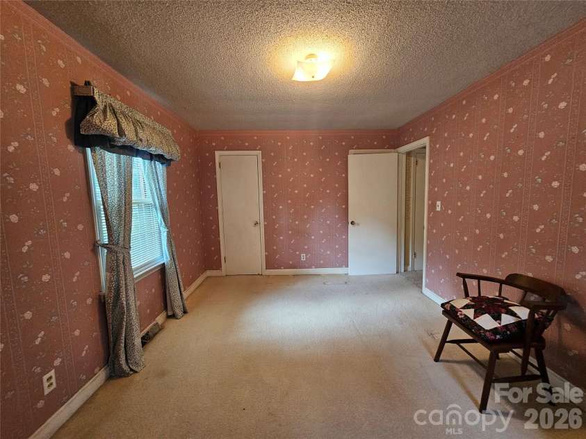 331 Woodside Drive, Shelby, NC 28150.  MLS# CAR4387360, YatesRealty ID 31201. 