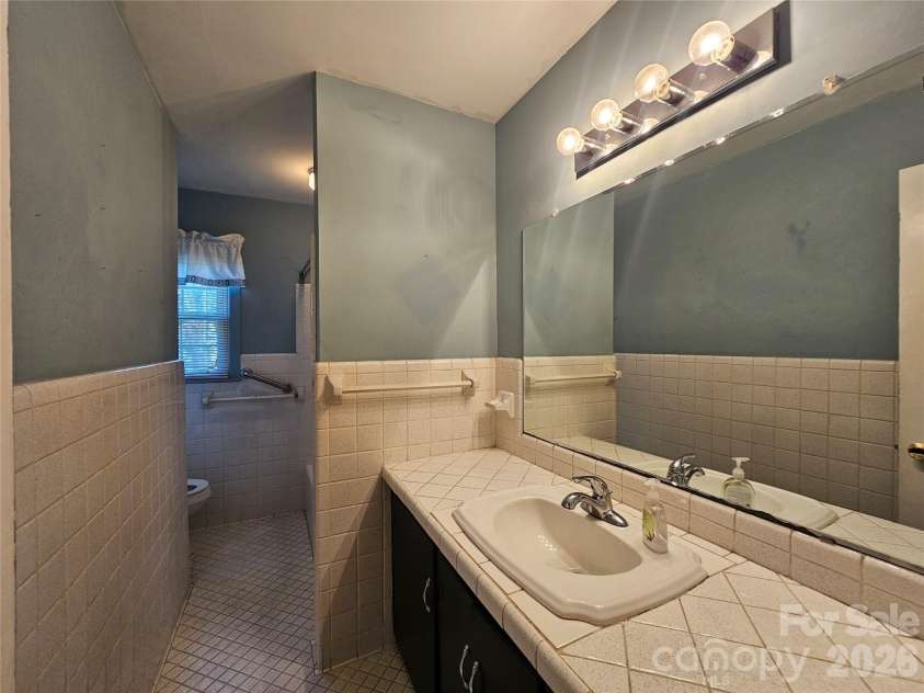 331 Woodside Drive, Shelby, NC 28150.  MLS# CAR4387360, YatesRealty ID 31201. 
