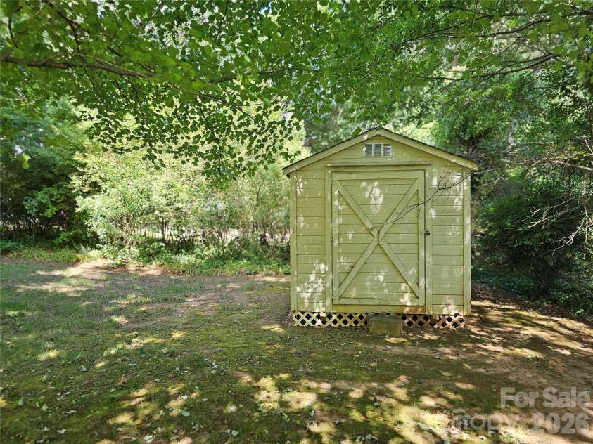 331 Woodside Drive, Shelby, NC 28150.  MLS# CAR4387360, YatesRealty ID 31201. 