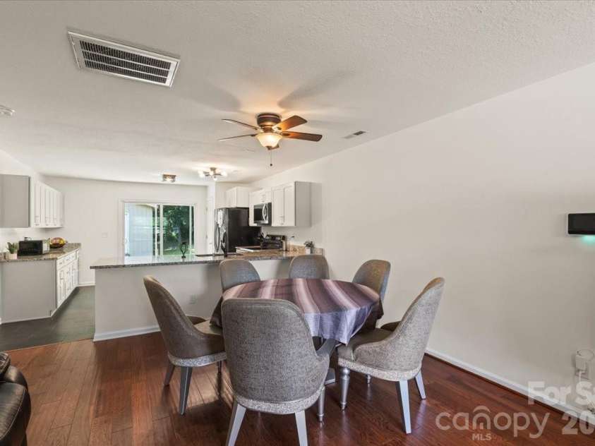 3119 Decapolis Drive, Charlotte, NC 28215.  MLS# CAR4385642, YatesRealty ID 31202. 