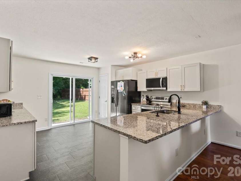 3119 Decapolis Drive, Charlotte, NC 28215.  MLS# CAR4385642, YatesRealty ID 31202. 