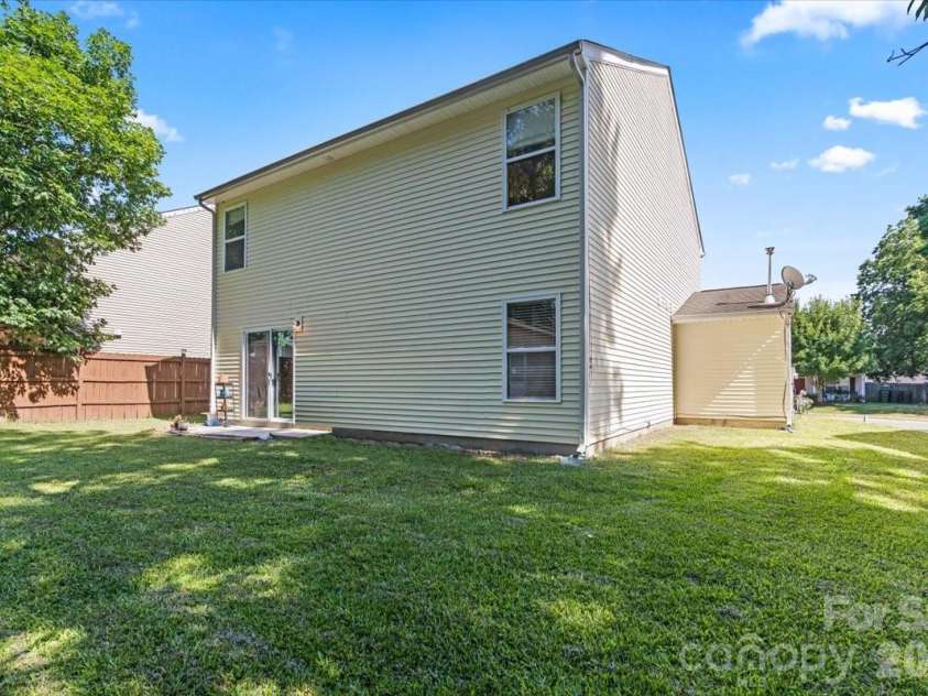 3119 Decapolis Drive, Charlotte, NC 28215.  MLS# CAR4385642, YatesRealty ID 31202. 