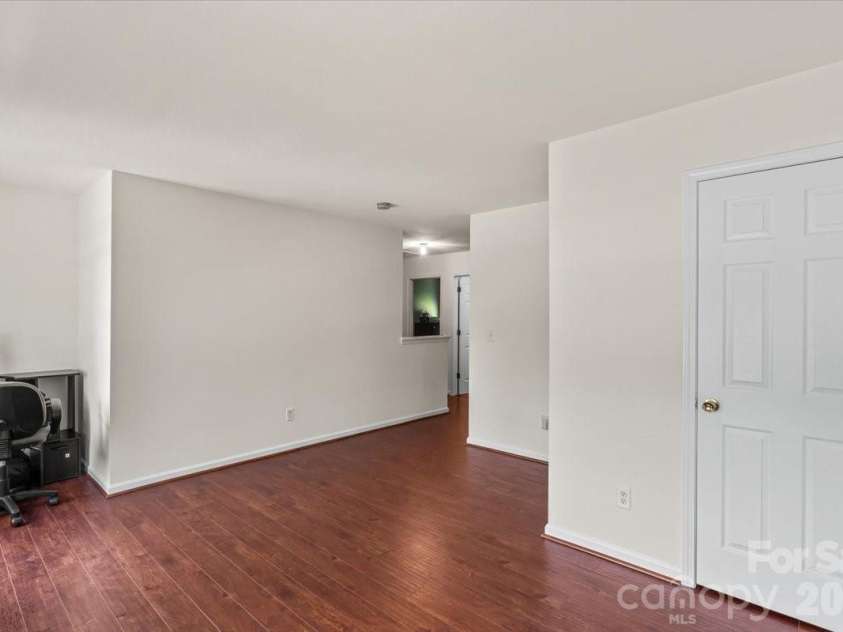 3119 Decapolis Drive, Charlotte, NC 28215.  MLS# CAR4385642, YatesRealty ID 31202. Loft with large Closet
