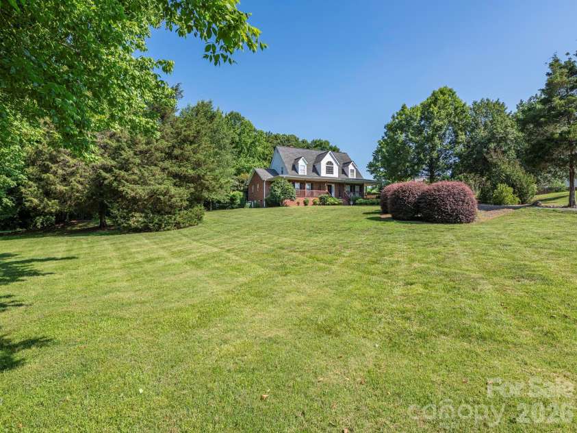 4440 Hucks Road, Charlotte, NC 28269.  MLS# CAR4375835, YatesRealty ID 31203. 