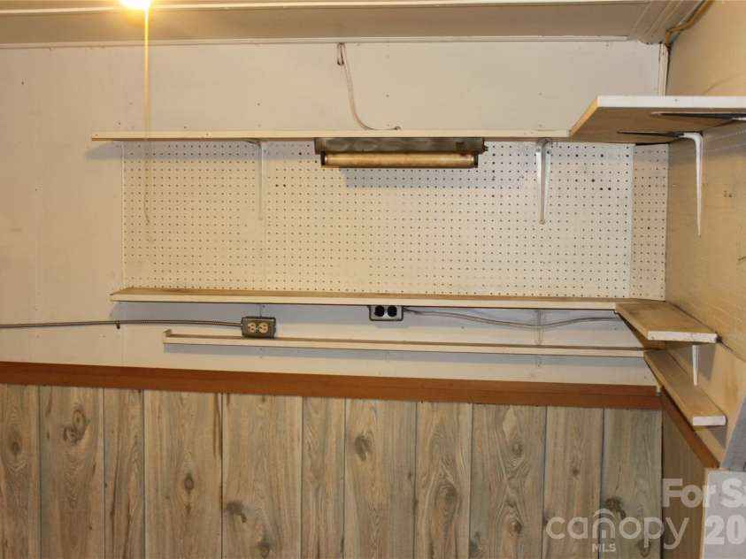 507 Dakota Street, Kannapolis, NC 28083.  MLS# CAR4382627, YatesRealty ID 31204. BASEMENT ROOM