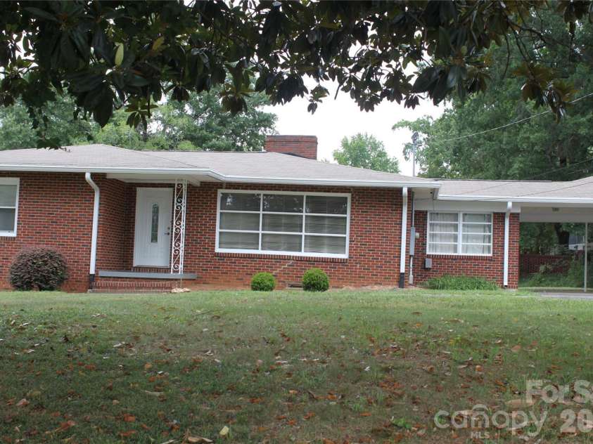 507 Dakota Street, Kannapolis, NC 28083.  MLS# CAR4382627, YatesRealty ID 31204. FRONT VIEW