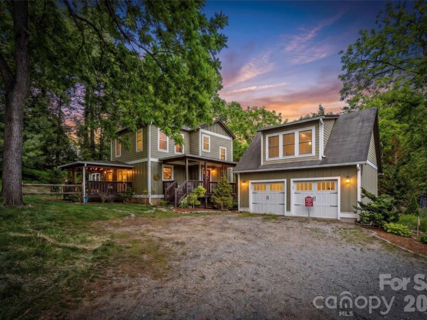 5 Fieldtop Lane, Arden, NC 28704.  MLS# CAR4386658, YatesRealty ID 31206. 