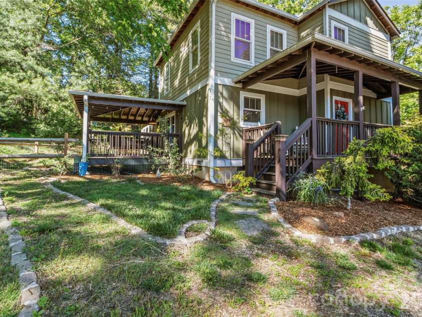 5 Fieldtop Lane, Arden, NC 28704.  MLS# CAR4386658, YatesRealty ID 31206. 