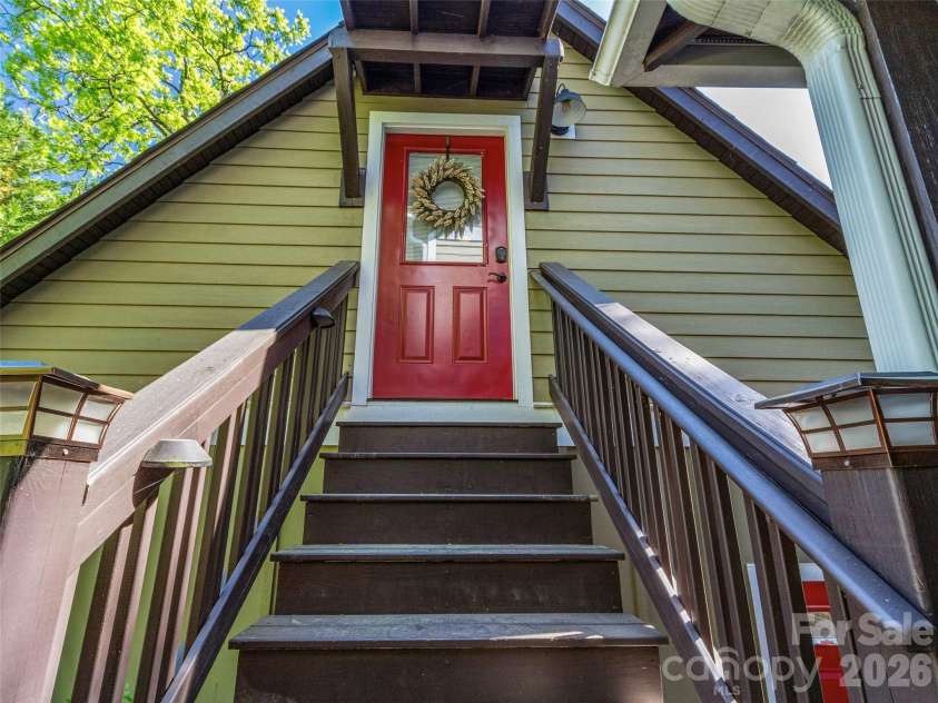 5 Fieldtop Lane, Arden, NC 28704.  MLS# CAR4386658, YatesRealty ID 31206. 