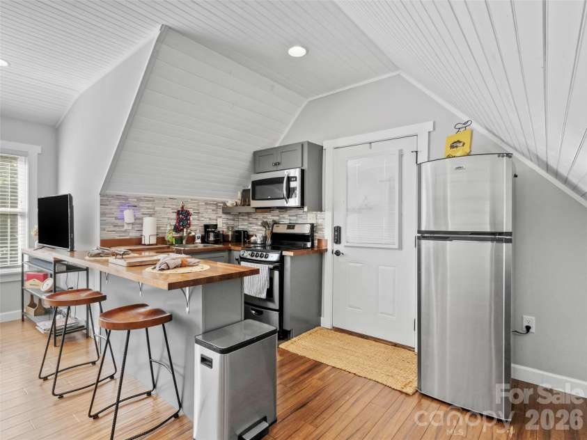 5 Fieldtop Lane, Arden, NC 28704.  MLS# CAR4386658, YatesRealty ID 31206. 