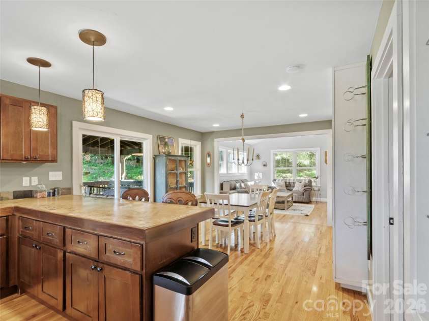 5 Fieldtop Lane, Arden, NC 28704.  MLS# CAR4386658, YatesRealty ID 31206. 