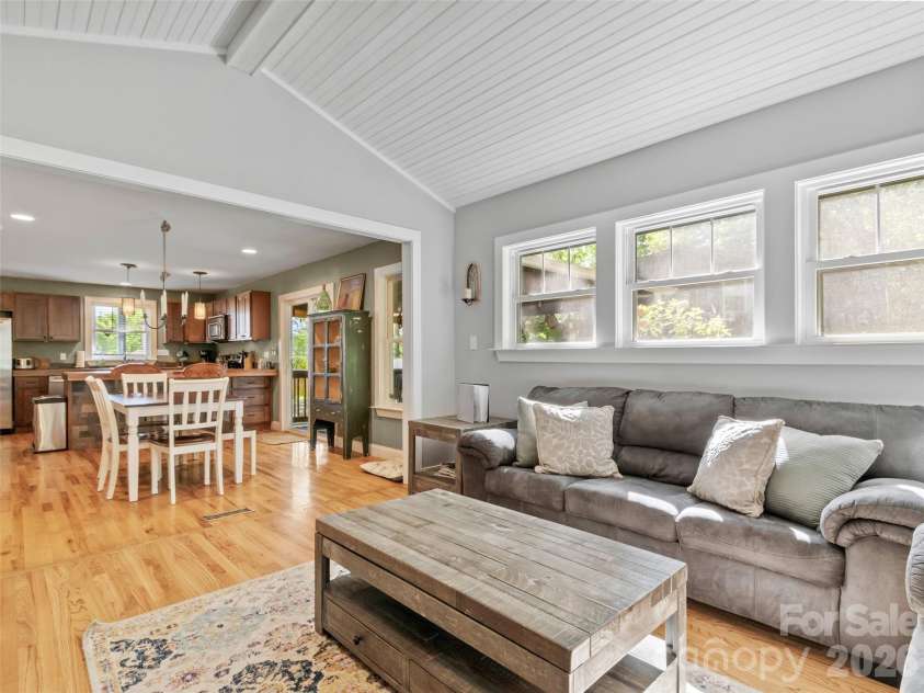 5 Fieldtop Lane, Arden, NC 28704.  MLS# CAR4386658, YatesRealty ID 31206. 