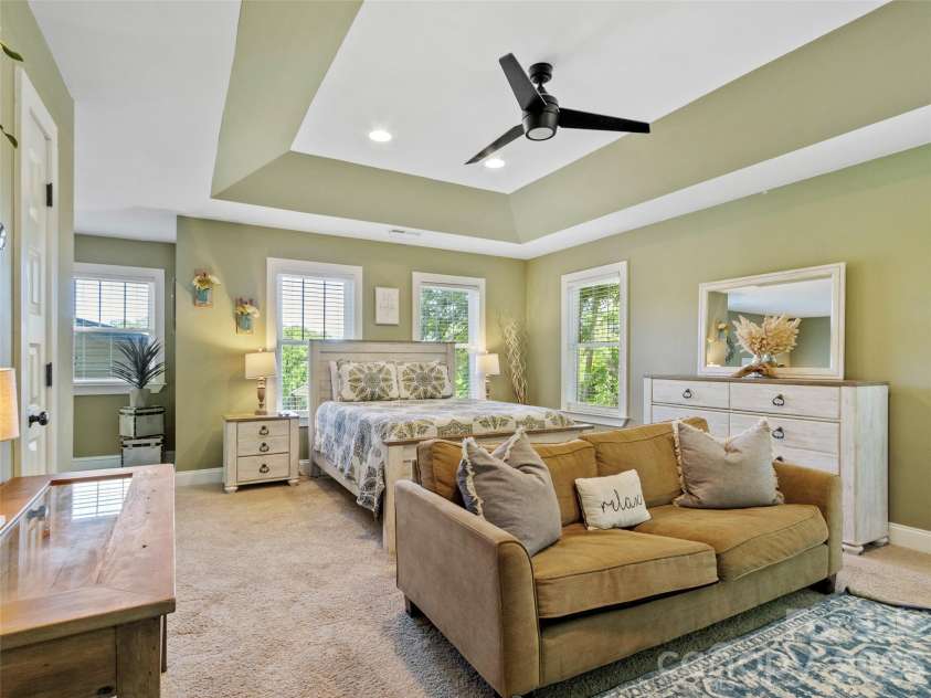 5 Fieldtop Lane, Arden, NC 28704.  MLS# CAR4386658, YatesRealty ID 31206. 