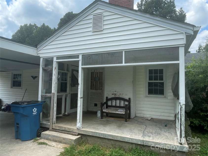 403 Mill Street, Biscoe, NC 27209.  MLS# CAR4287674, YatesRealty ID 31208. 