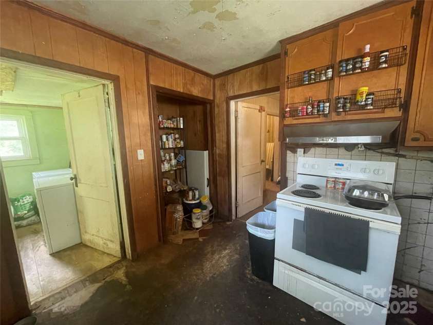 403 Mill Street, Biscoe, NC 27209.  MLS# CAR4287674, YatesRealty ID 31208. 