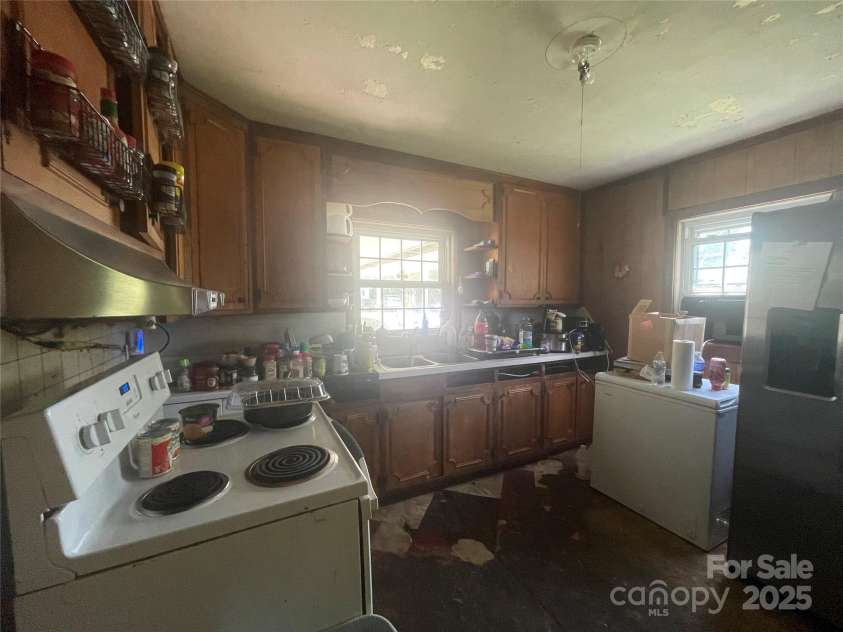 403 Mill Street, Biscoe, NC 27209.  MLS# CAR4287674, YatesRealty ID 31208. 