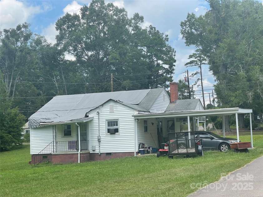 403 Mill Street, Biscoe, NC 27209.  MLS# CAR4287674, YatesRealty ID 31208. 