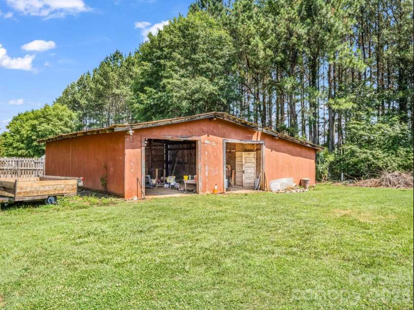 202 Sunset Memorial Road, Forest City, NC 28043.  MLS# CAR4392854, YatesRealty ID 31209. 