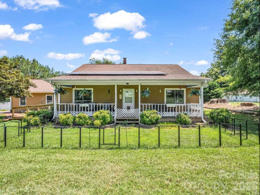 202 Sunset Memorial Road, Forest City, NC 28043.  MLS# CAR4392854, YatesRealty ID 31209. 