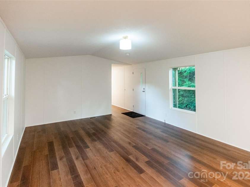 40 Pat Rogers Road, Franklin, NC 28734.  MLS# CAR4282169, YatesRealty ID 31209. Primary bedroom