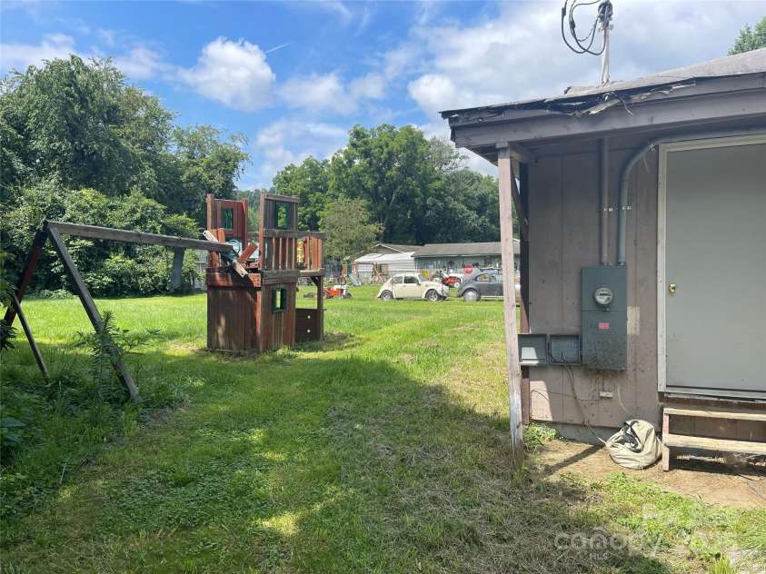 49 Robinson Street, Waynesville, NC 28786.  MLS# CAR4288484, YatesRealty ID 3121. 