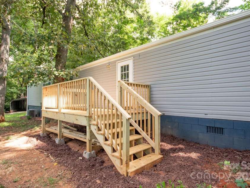 36 & 40 Pat Rogers Road, Franklin, NC 28734.  MLS# CAR4282191, YatesRealty ID 31210. 