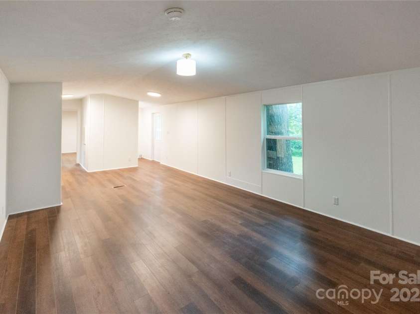 36 & 40 Pat Rogers Road, Franklin, NC 28734.  MLS# CAR4282191, YatesRealty ID 31210. Main Home Living Area