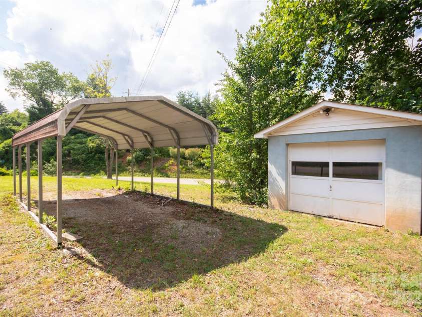 36 & 40 Pat Rogers Road, Franklin, NC 28734.  MLS# CAR4282191, YatesRealty ID 31210. Second Home