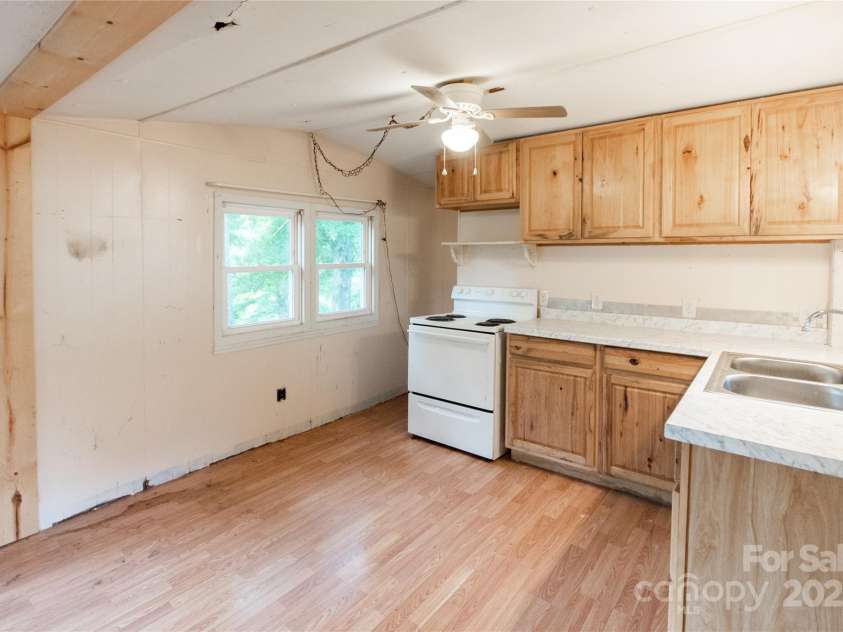 36 & 40 Pat Rogers Road, Franklin, NC 28734.  MLS# CAR4282191, YatesRealty ID 31210. Second Home kitchen