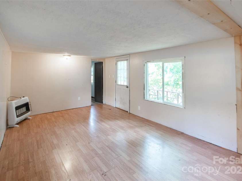 36 & 40 Pat Rogers Road, Franklin, NC 28734.  MLS# CAR4282191, YatesRealty ID 31210. Second Home Living Area