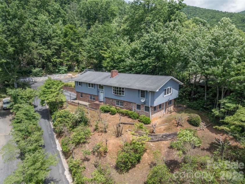 45 Mountain View Avenue, Black Mountain, NC 28711.  MLS# CAR4394810, YatesRealty ID 31210. 