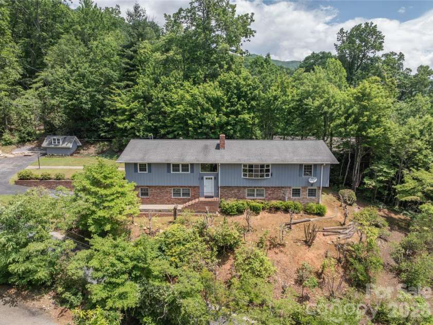 45 Mountain View Avenue, Black Mountain, NC 28711.  MLS# CAR4394810, YatesRealty ID 31210. 