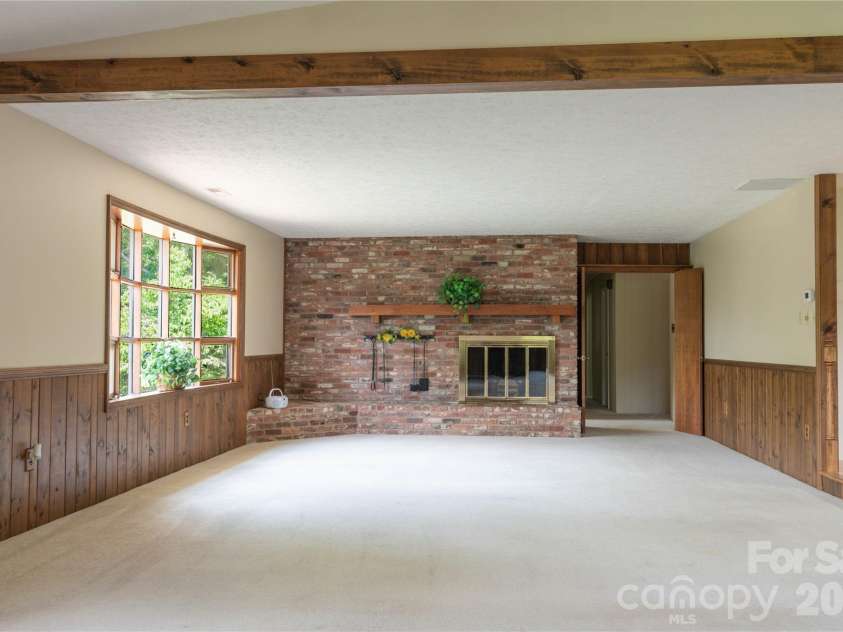 45 Mountain View Avenue, Black Mountain, NC 28711.  MLS# CAR4394810, YatesRealty ID 31210. 