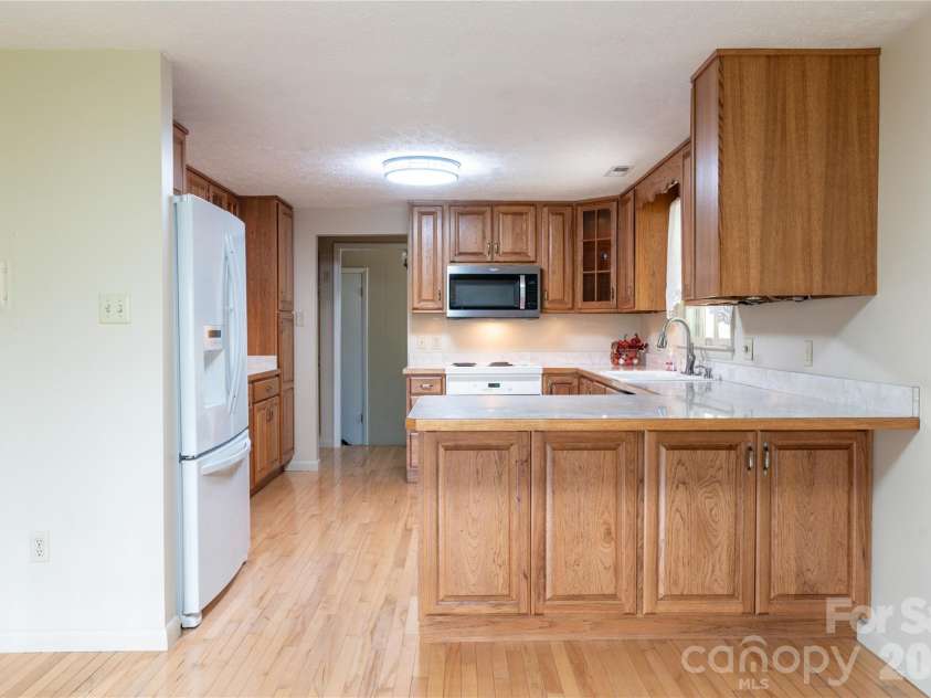 45 Mountain View Avenue, Black Mountain, NC 28711.  MLS# CAR4394810, YatesRealty ID 31210. 