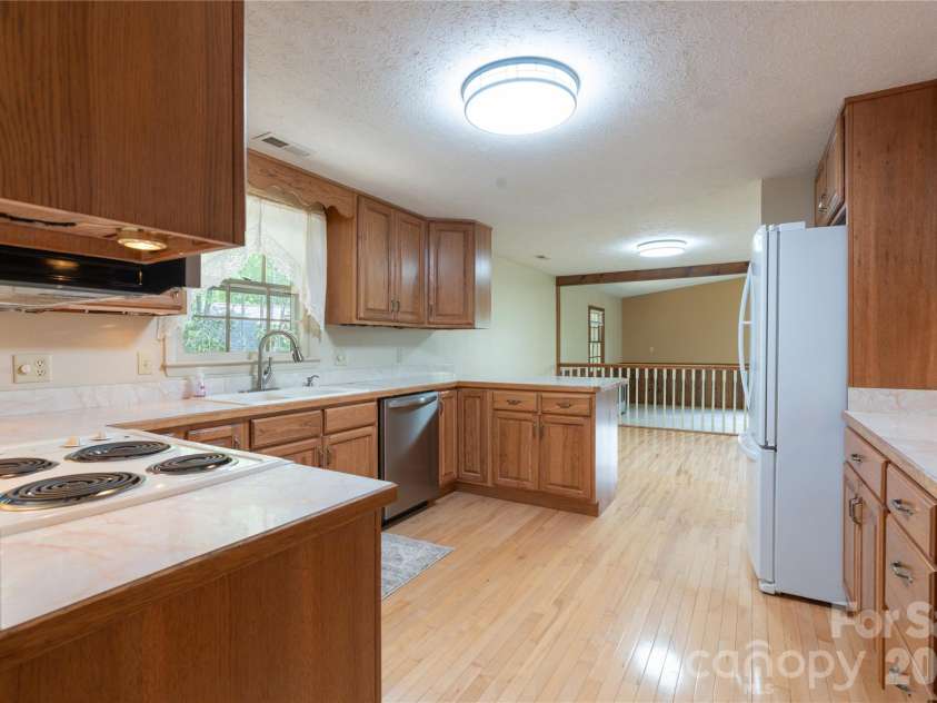 45 Mountain View Avenue, Black Mountain, NC 28711.  MLS# CAR4394810, YatesRealty ID 31210. 